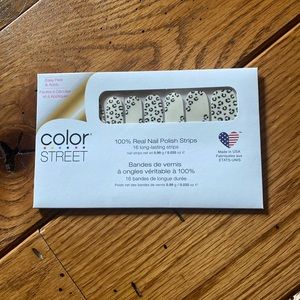 Spot on Color Street Clear Overlay Nails